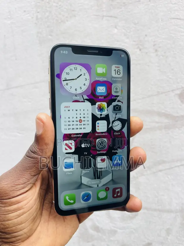 Apple iPhone X 64GB White - 1