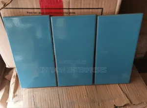 Tiles Na Inganci Ga Madubin Ruwa