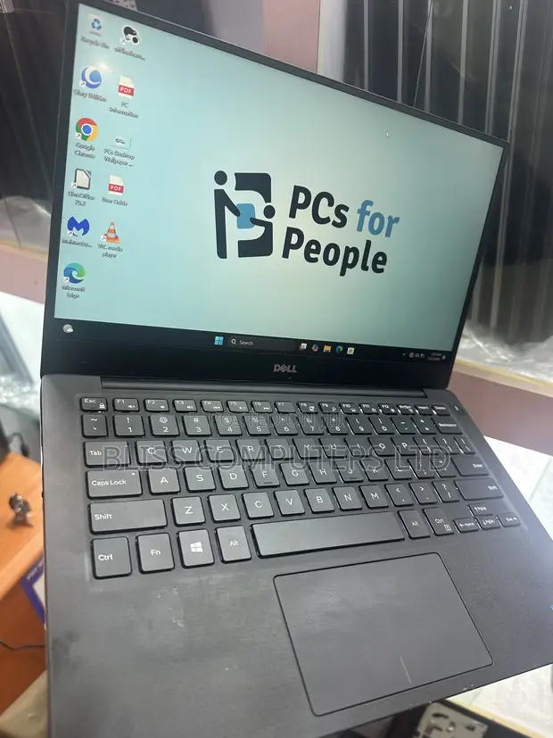 Dell XPS 13 9360 Laptop - Core i3, 4GB RAM, 128GB SSD - 1