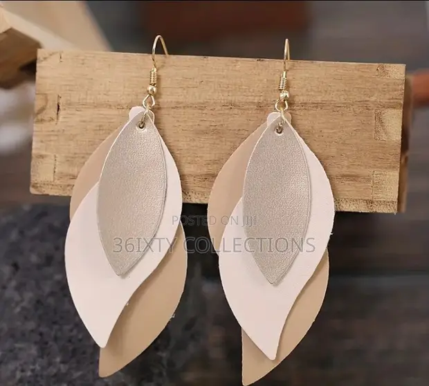 Fashion Leaf Design 3-Layer Retro Earrings - 1