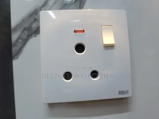 RIVA 15A Premium Socket - 1