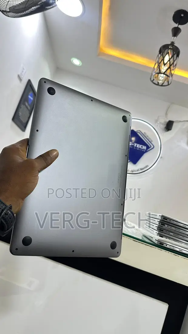 Apple MacBook Air 2020 M1 16GB RAM 512GB SSD - 1