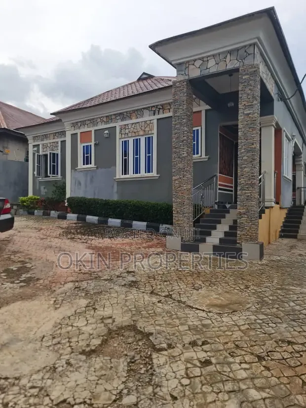 Gidan Gyara 3 Bedroom da Aka Shirya don Siyarwa a Osogbo - 1