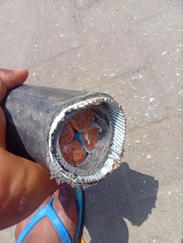 BICC 240mm² 4-Core Armoured Cable, Pure Copper - 1