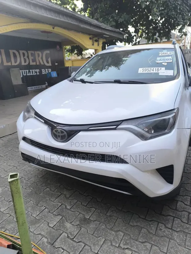 Toyota RAV4 2017 LE - 1