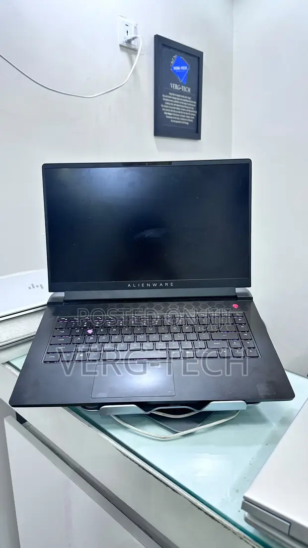 Dell Alienware M15 R5 Laptop - 16GB RAM, Intel Core i7, 512GB SSD - 1