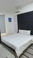 Luxury 5-Bedroom Shortlet Apartment - Cikakken Kayayyaki - 3