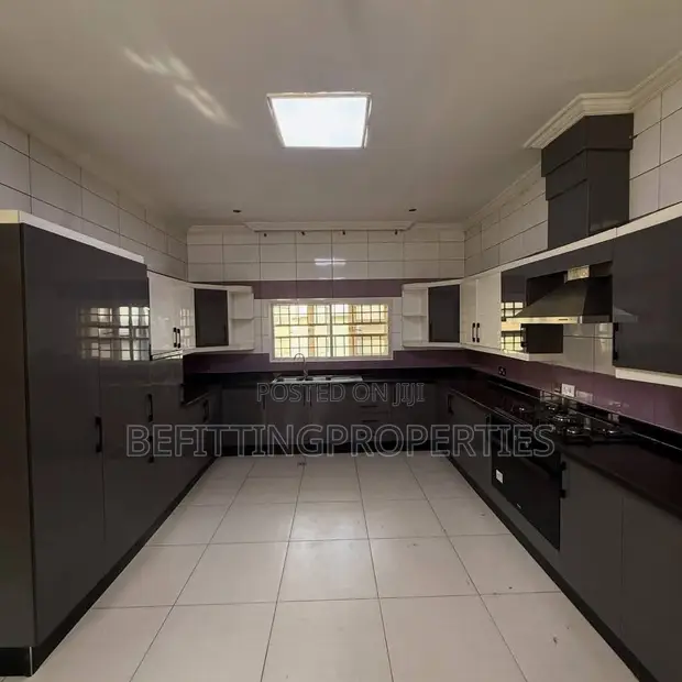 Babban Gidan 5-Bedroom Duplex Don Siyarwa a Apo Legislative Quarters, Abuja - 1