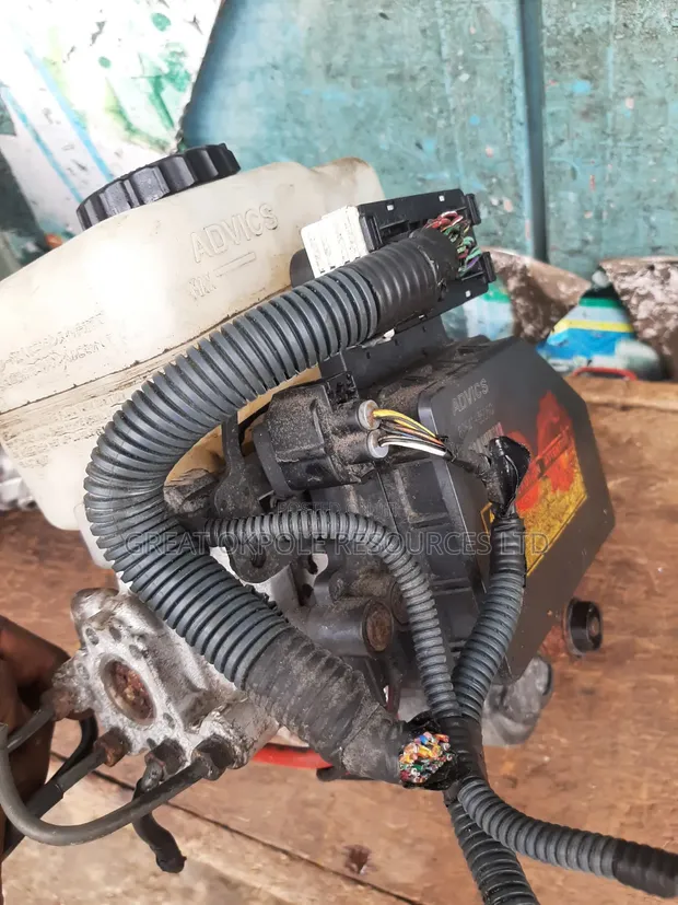 Toyota 4Runner ABS Module (2006-2018) - 1