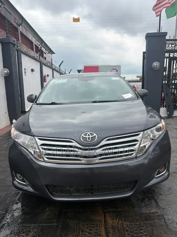 2010 Toyota Venza AWD Gray - 1