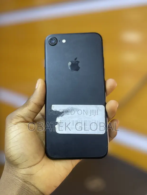 Apple iPhone 7 32GB Black - 1