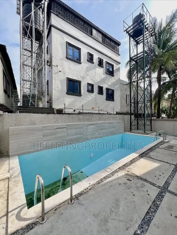 5 Bedroom Fully Detached House with Pool in Lekki Phase 1 - 1