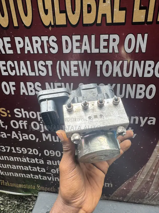 Toyota Hilux 2016-2017 ABS Pump & Control Module - 1
