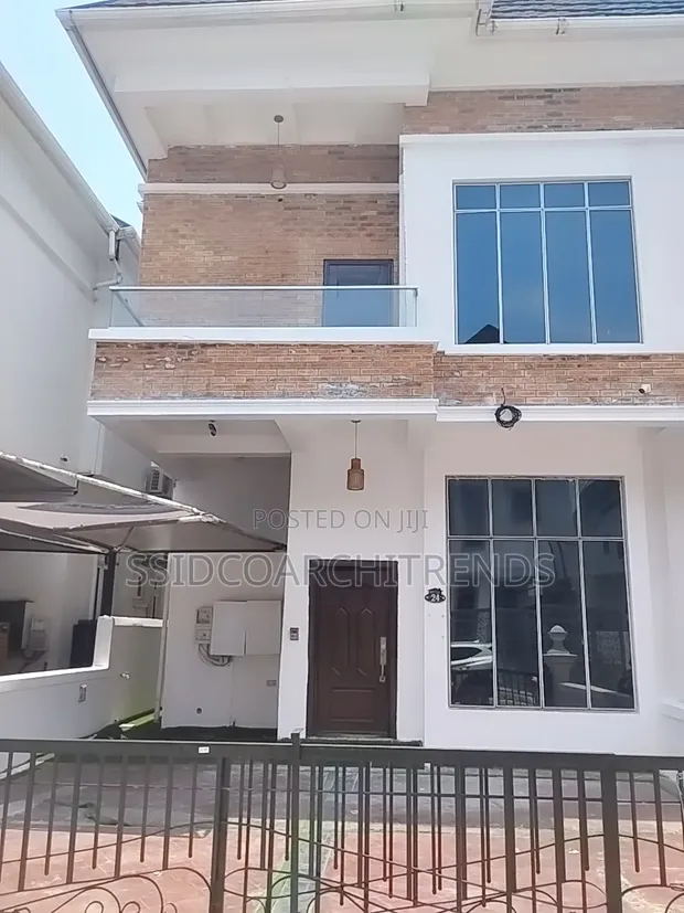 4 Bedroom Semi-Detached Duplex da BQ don Sawa, Chevron - 1