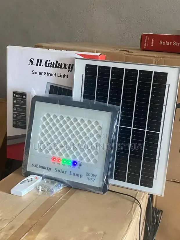 200W Walker Solar Floodlight - 1