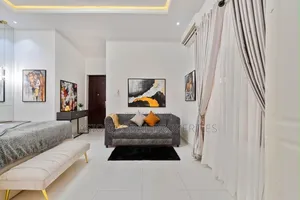 Sallon Zamani Mai Dakuna 2 na Terrace a Ikeja GRA
