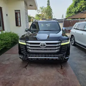 2023 Toyota Land Cruiser - Black