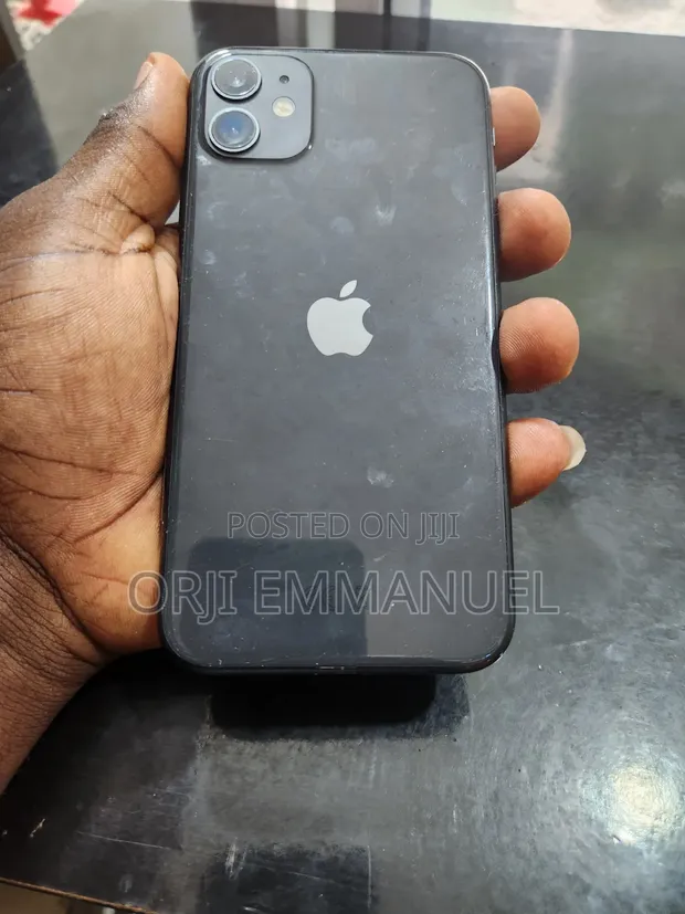 Apple iPhone 11 64GB Baki (An Yi Amfani Da Shi) - 1
