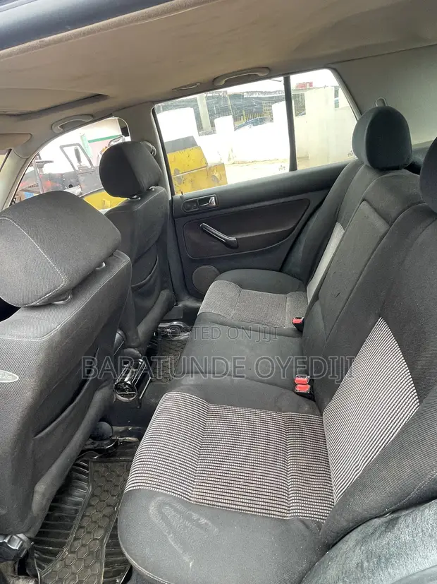 Volkswagen Golf 2004 Grey - 1