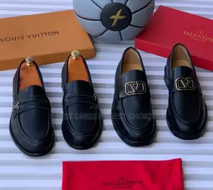 Sabbin Takalman Jaka na Louis Vuitton & Valentino na Maza
