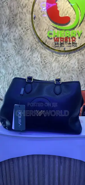 Verde Hand Bag - Black