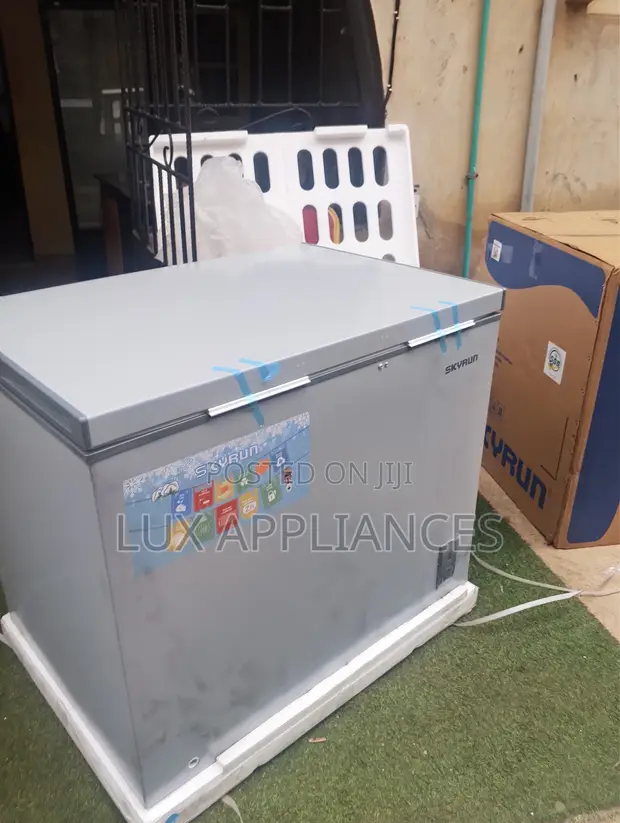 Skyrun 260L Chest Freezer with Temperature Control - 1