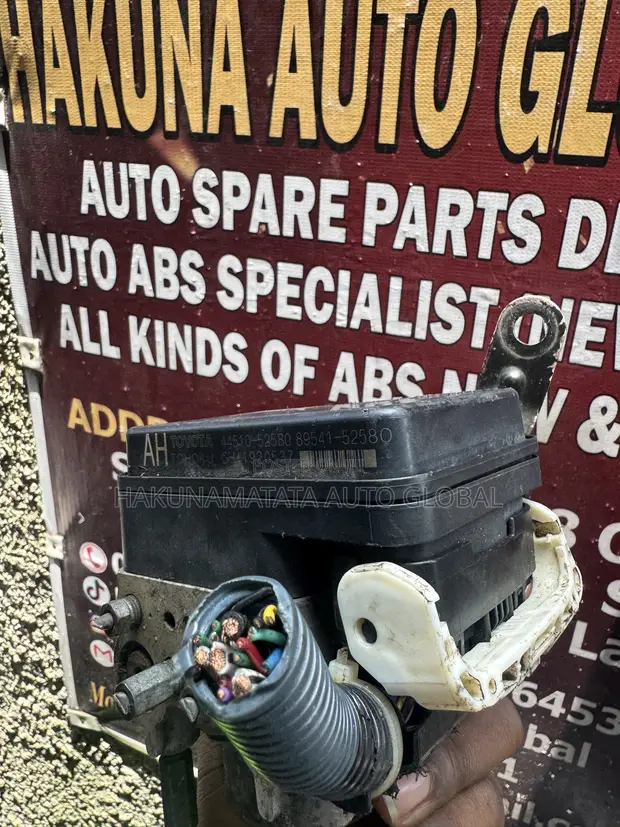 Toyota Yaris 2011 ABS Pump & Module - 1