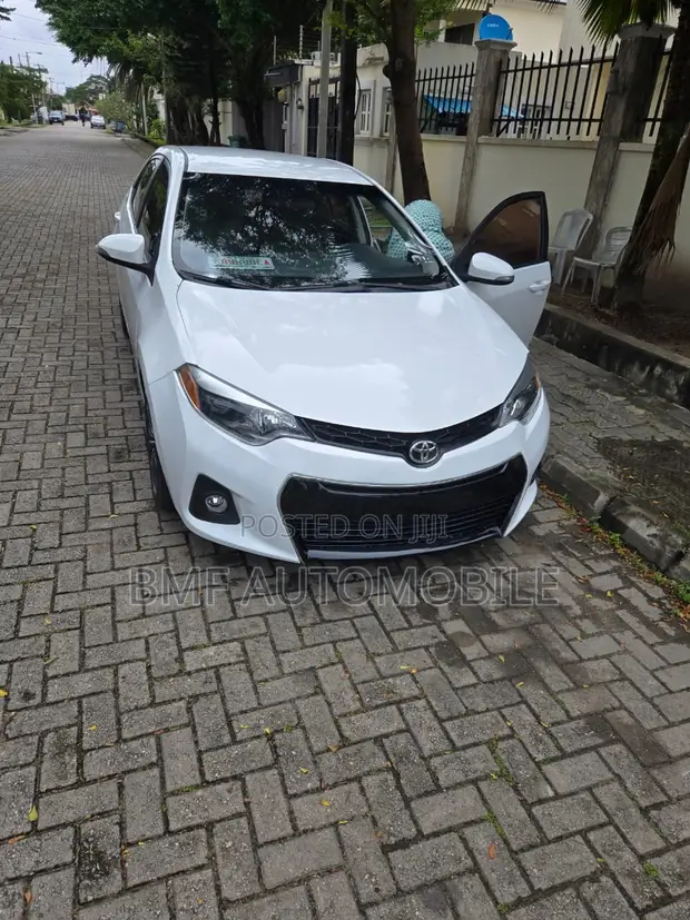 2015 Toyota Corolla Sport - White - 1