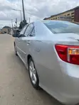 Toyota Camry SE 2014 Launin Azurfa - 4