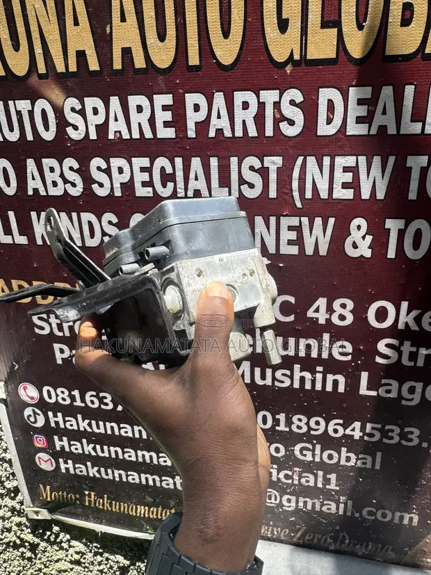 Toyota Yaris 2011 ABS Controller & Pump - 1