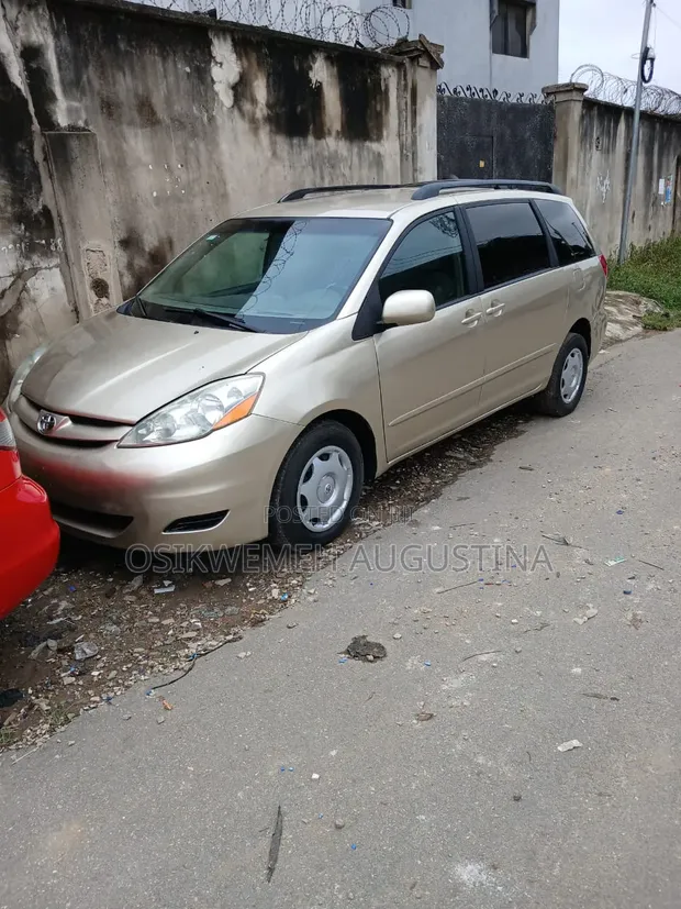 Toyota Sienna 2006 Zinariya - 1