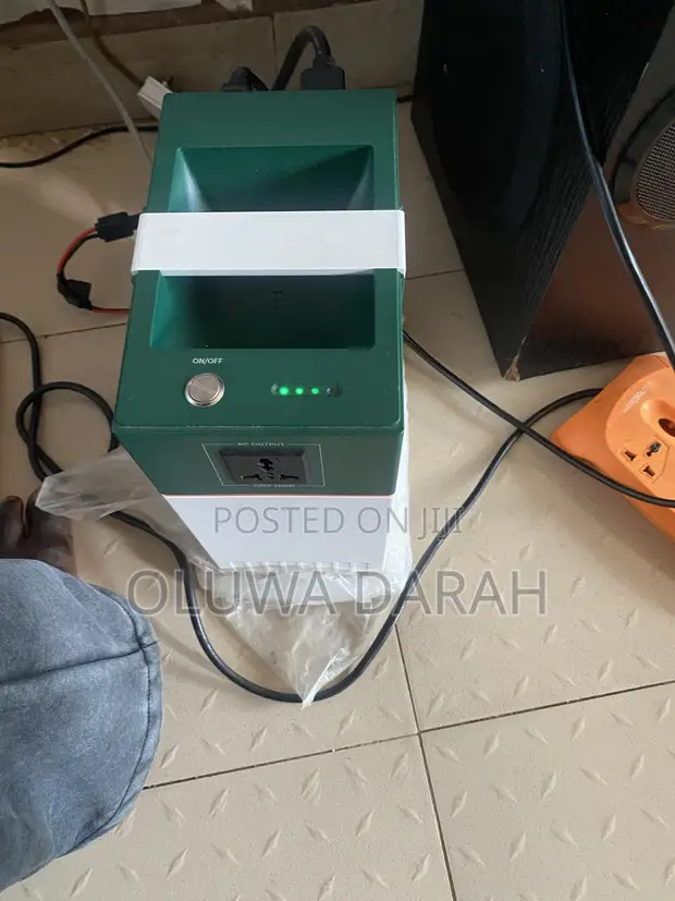 Cole 1kWh Solar Generator 500W (Used) - 1