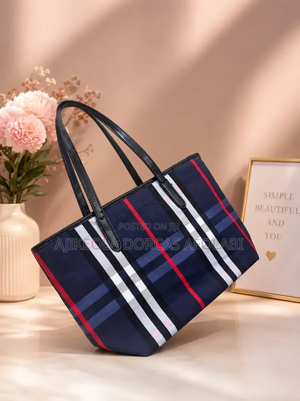 Beautiful Ladies Fashion Tote Bag - Spacious & Stylish - 1