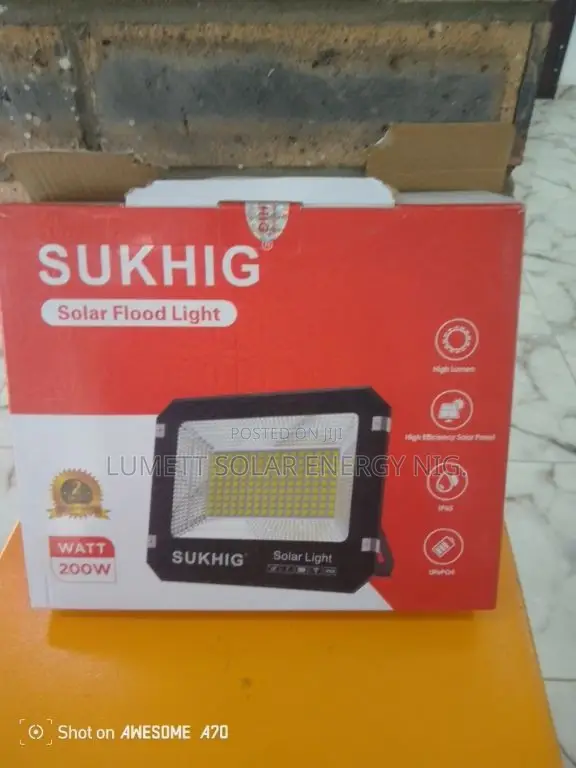 SUKHIG 200W LED Solar Flood Light - 1