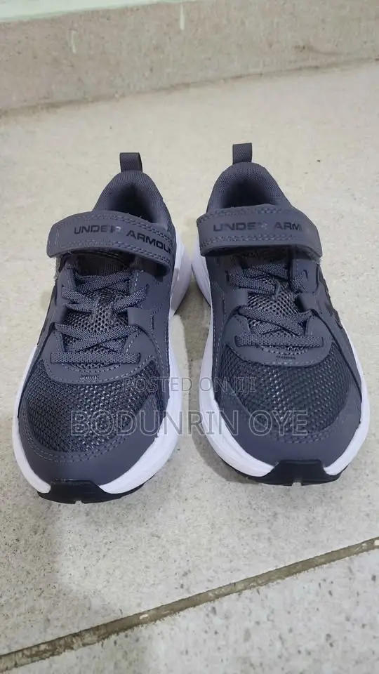 Under Armour Kids' Assert 11 Runners (Gray, Size 30) - 1