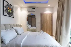 Fantasy: Kyakkyawan 2-Bedroom Shortlet Apartment a Lekki Phase 1