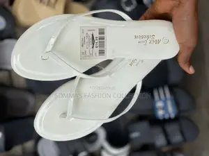 Max Selection White Casual Slides - Brand New