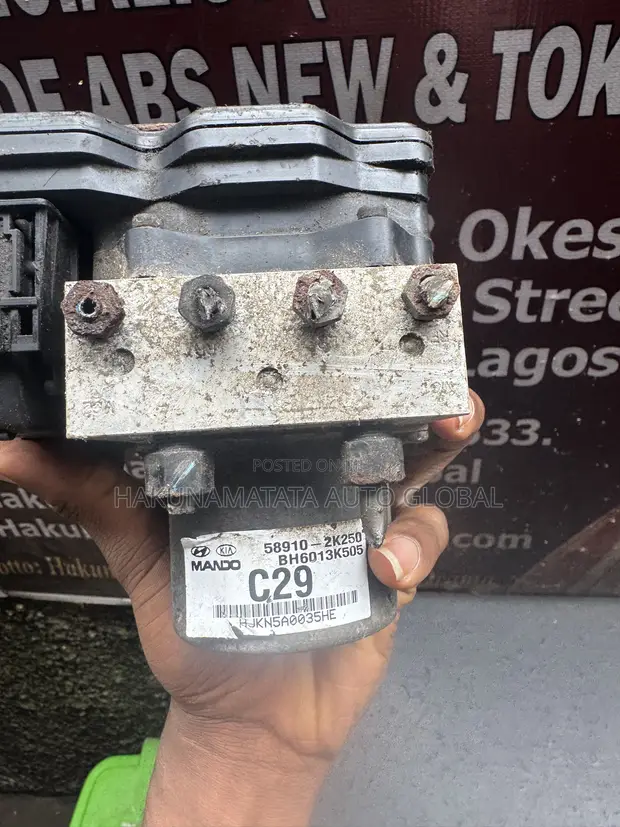 Kia Soul ABS Pump/Module (2012-2013) - 1