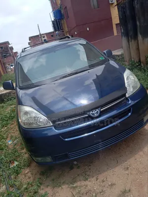 Toyota Sienna XLE 2005 Blue