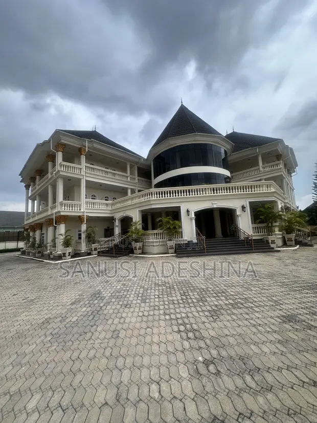 Gidan haya mai dakuna 20 a Katampe Extension, Abuja - 1