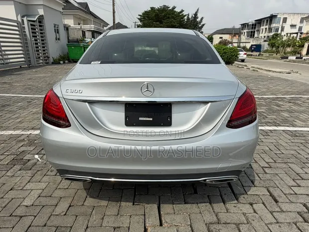 Mercedes-Benz C300 2020 Silver - 1