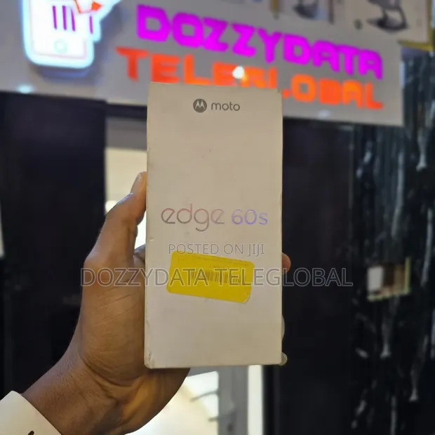 Motorola Edge 60 256GB Black - 1
