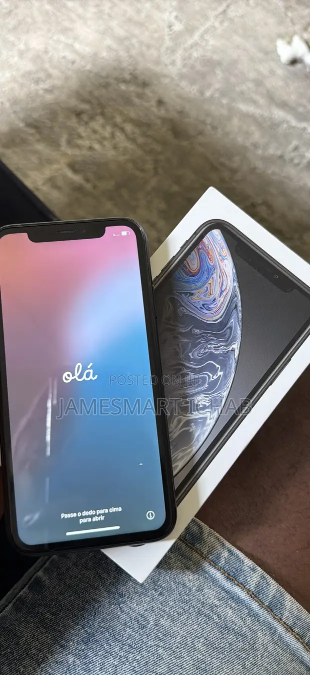 Apple iPhone XR 64GB Black - 1