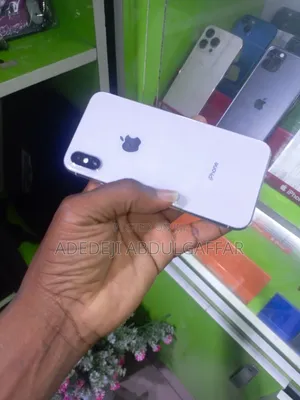 Apple iPhone X 64GB White