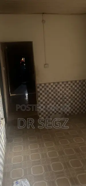 6-Bedroom Bungalow a Agric Olope, Ado Ekiti don siyarwa