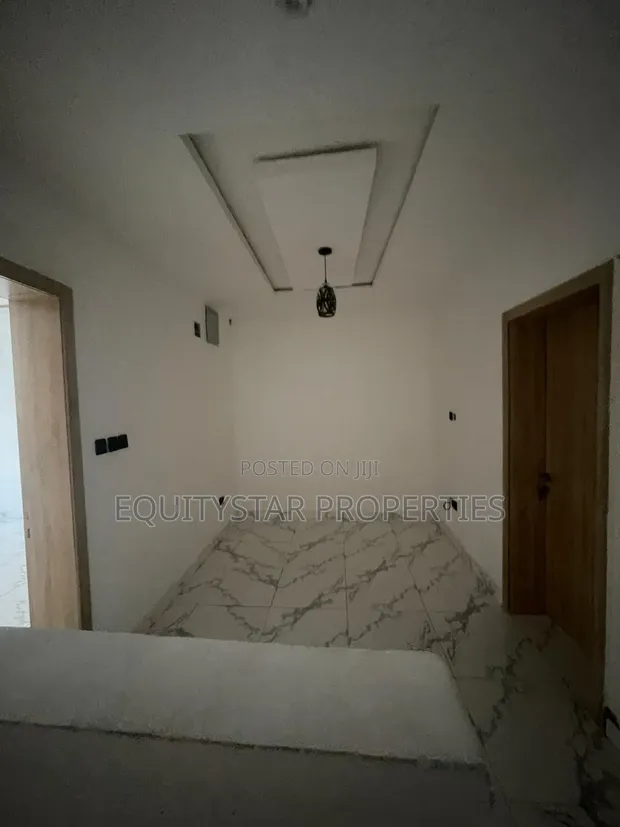 Furnished 2-Bedroom Apartment for Sale a Abraham Adesanya - 1