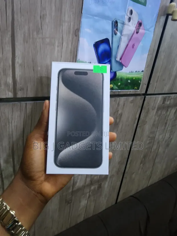 New Apple iPhone 15 Pro 128GB Graphite - 1