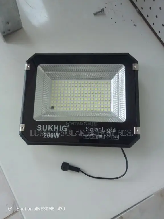 SUKHIG 200W Solar LED Security Light - 1