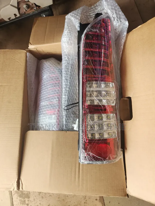 Toyota HiAce Hummer Bus Headlight Assembly - 1