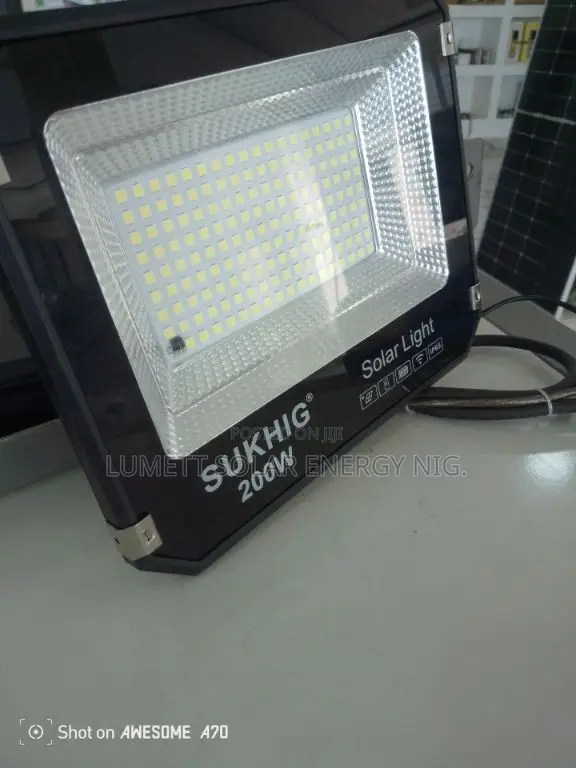 SUKHIG 200W Solar Flood Light - 1